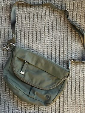 Lululemon Green All Night Festival Bag